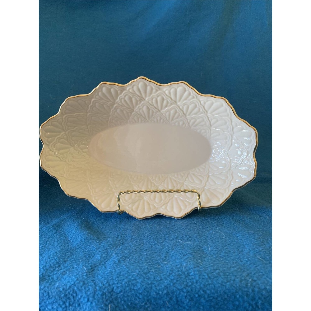 Lenox Scalloped Rim Oval Bowl Centerpiece - Ivory With Gold Trim